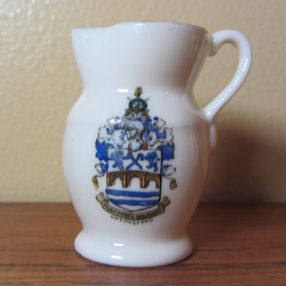 W.H. Goss crested heraldry china vintage Chelmsford (GC078 Grace) - Picture 1 of 8